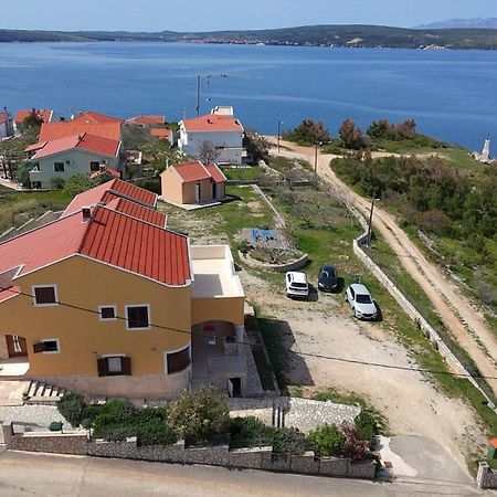 Apartments Mikecin Новиград-Далмация Экстерьер фото